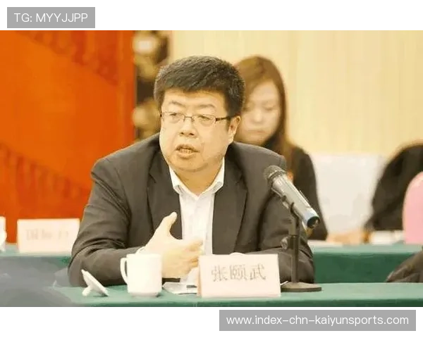 教授晒时间表怒怼年轻人,网友炮轰“劳动力分配失衡”——一个关于时间与职业的软文