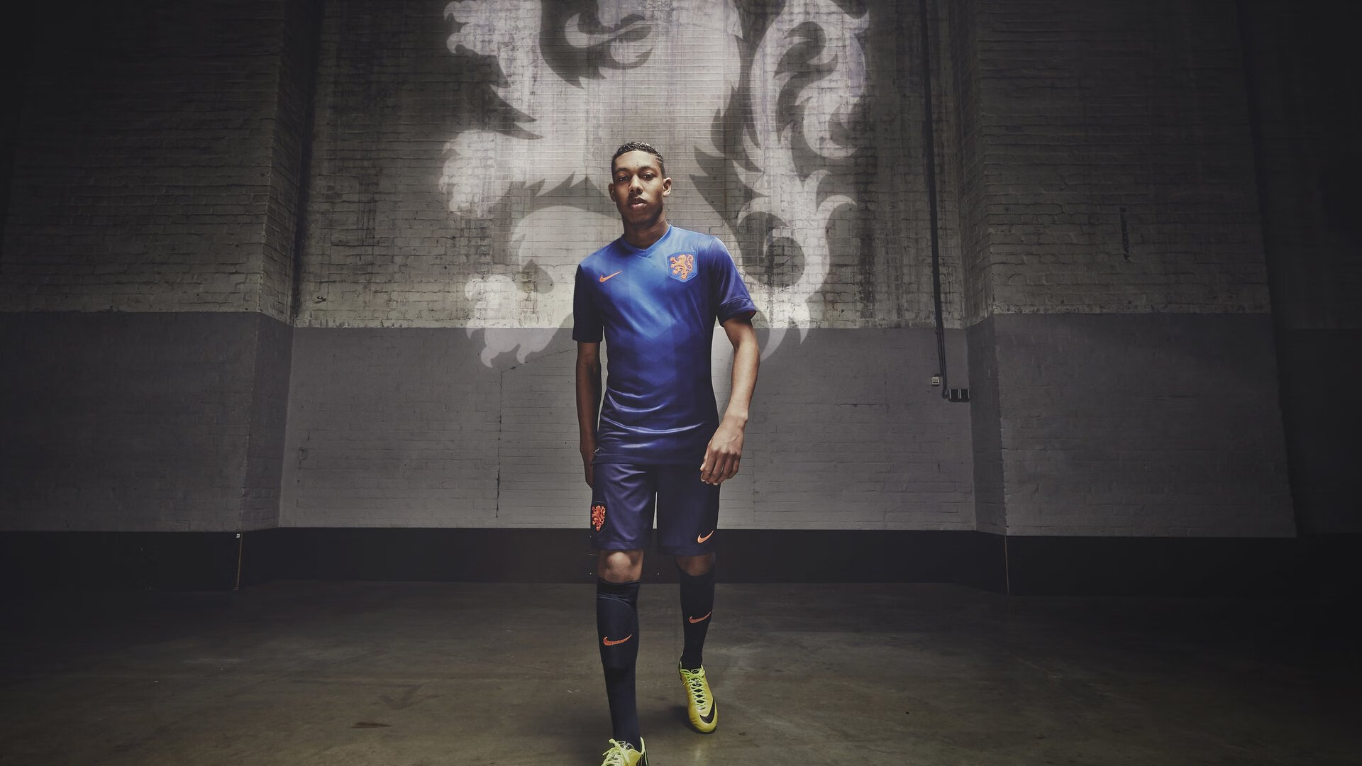 沃尔夫斯堡后卫遭遇伤病，球队人心惶惶，沃尔夫斯堡足球队最新新闻